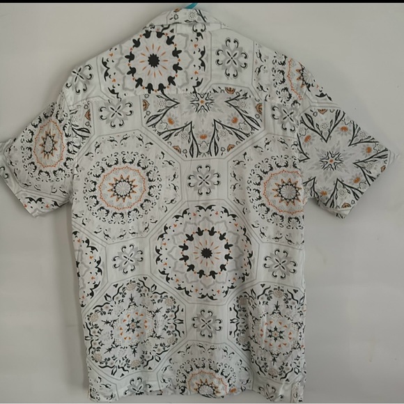 Forever 21 / Button up shirt/ Size Medium men’s - Picture 2 of 2